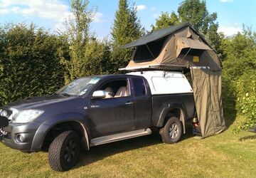 Toyota Hilux 332.000 km 13.800 &euro; Trostberg 83308