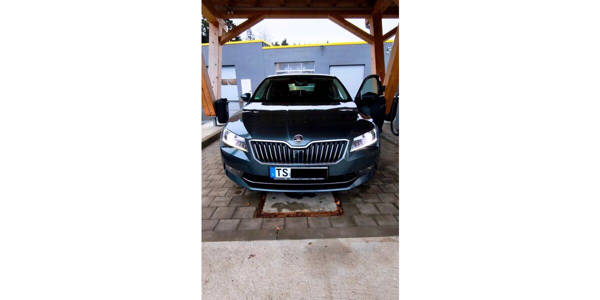 Skoda Superb 91.000 km 13.999 &euro; Traunstein 83278