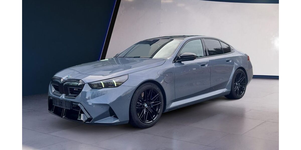 BMW M5 2.208 km 121.369 &euro; Trostberg 83308