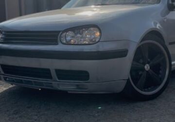 VW Golf 101.176 km 5.500 &euro; Saaldorf-Surheim 83416