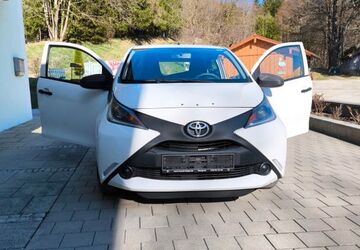 Toyota Aygo (X) 108.300 km 5.700 &euro; SIEGSDORF 83313