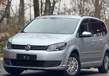 VW Touran 206.159 km 4.699 &euro; Tacherting 83342
