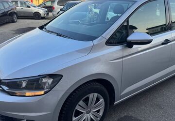 VW Touran 157.800 km 8.999 &euro; Ainring-Mitterfelden 83404