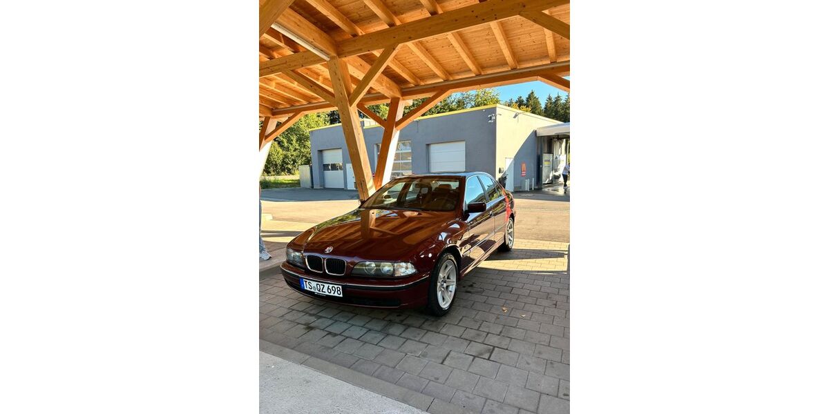 BMW 520 180.000 km 3.000 &euro; Traunreut 83301