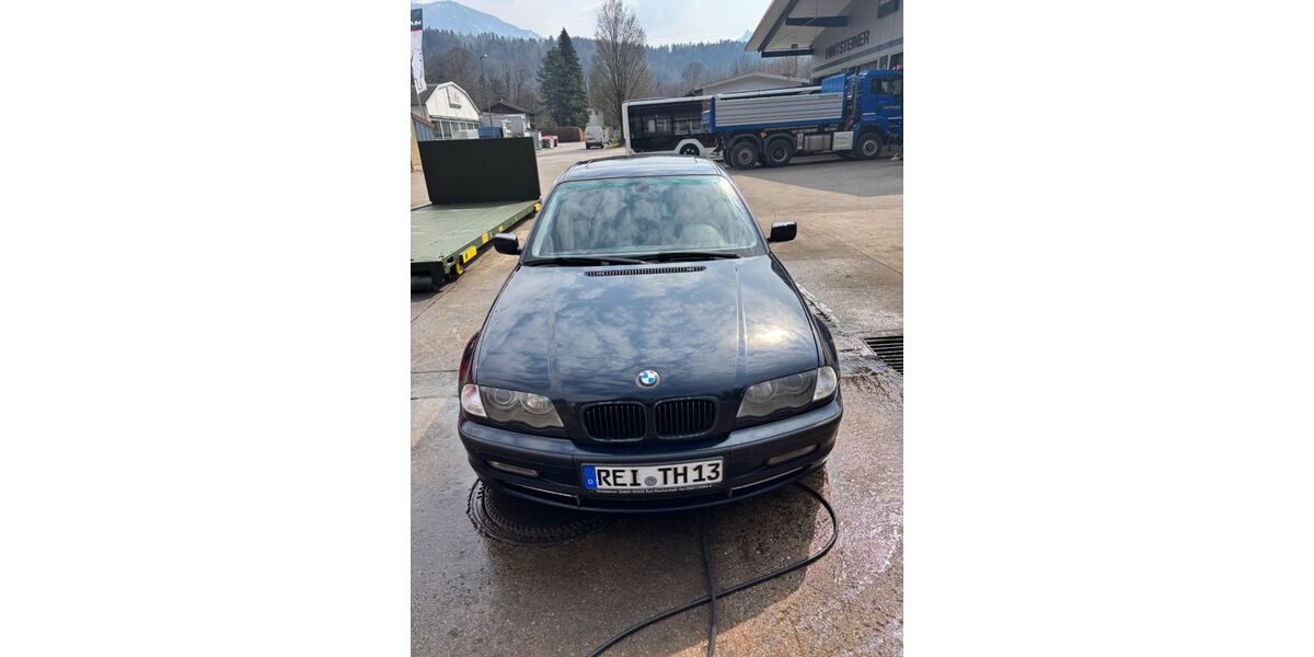 BMW 330 338.959 km 2.500 &euro; Bad Reichenhall 83435