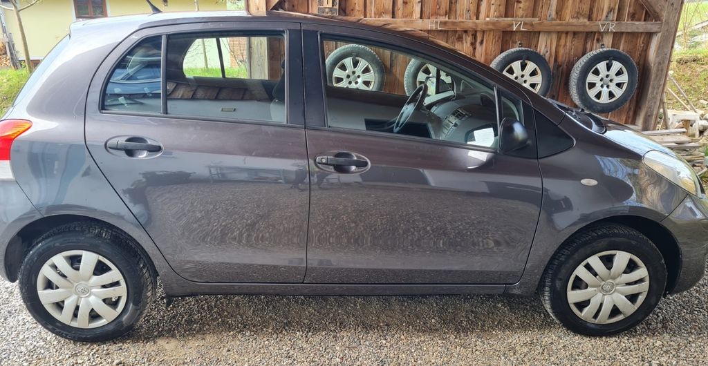 Toyota Yaris 139.400 km 2.200 &euro; Vachendorf 83377
