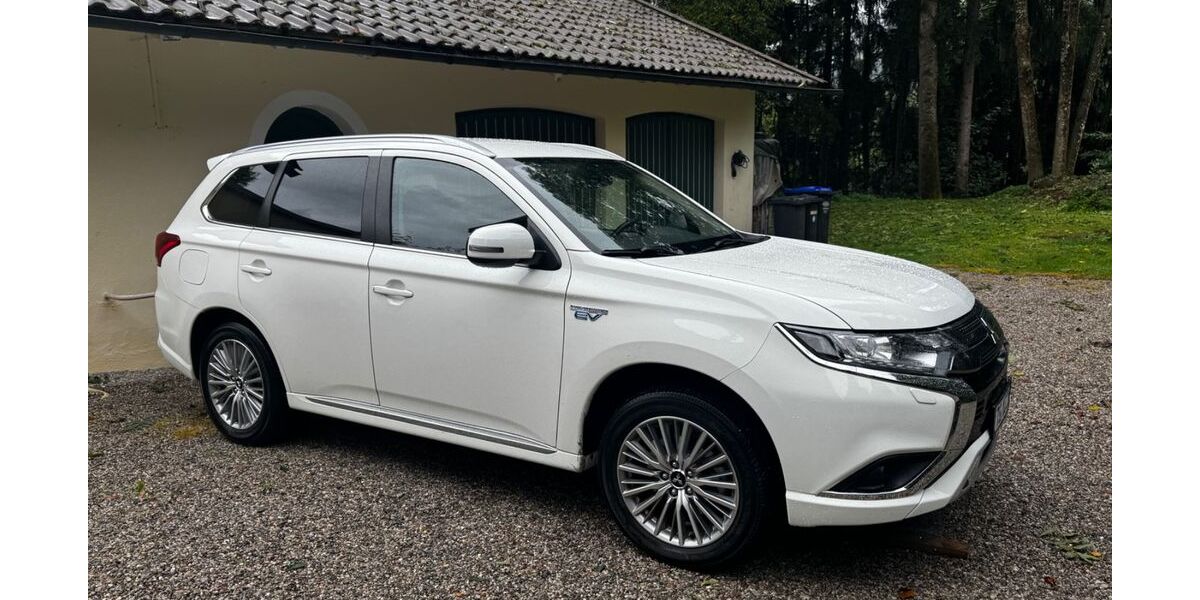 Mitsubishi Plug-in Hybrid Outlander 64.500 km 19.999 &euro; Unterwössen 83246