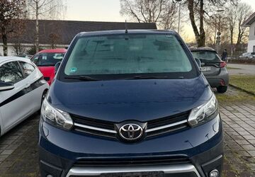 Toyota Proace (Verso) 190.000 km 7.000 &euro; Traunstein 83278
