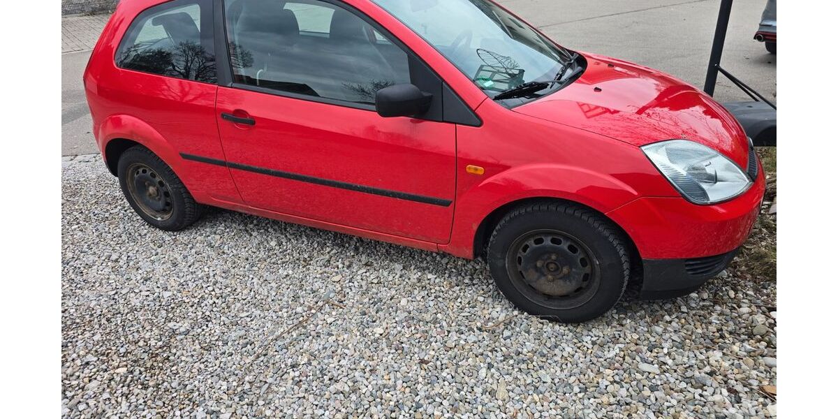 Ford Fiesta 176.000 km 650 &euro; Übersee 83236