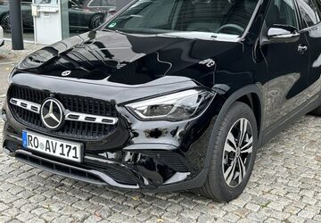 Mercedes-Benz GLA 200 8.000 km 43.800 &euro; Traunstein 83278