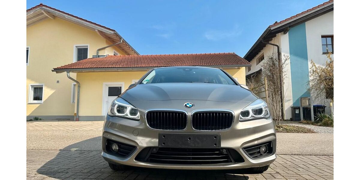 BMW 218 Active Tourer 82.161 km 12.000 &euro; Tittmoning 84529