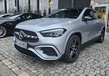 Mercedes-Benz GLA 200 8.000 km 45.500 &euro; Traunstein 83278