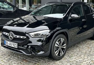 Mercedes-Benz GLA 200 9.000 km 43.800 &euro; Traunstein 83278