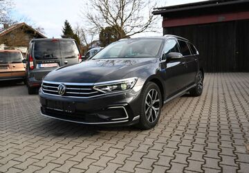 VW Passat Variant 87.000 km 23.999 &euro; Petting /Waging am See 83367